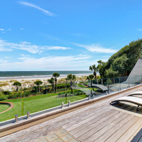 Experience tranquility and exclusivity in a breathtaking oceanfront home for 4 days and 5 nights.